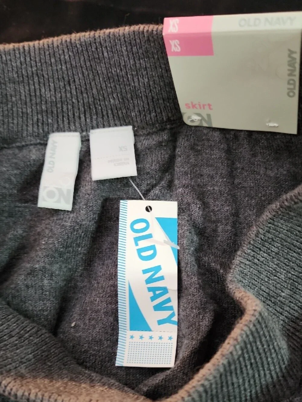 Old Navy Girls Gray Knit Skater Skirt with Chevron Diamond Texture Sz.xs